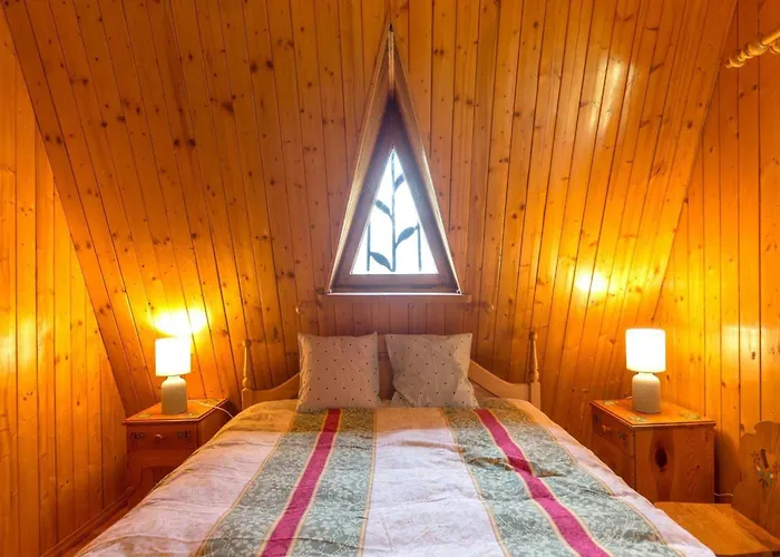 By The Lake, Sauna, Boat, Bicycles בית נופש *