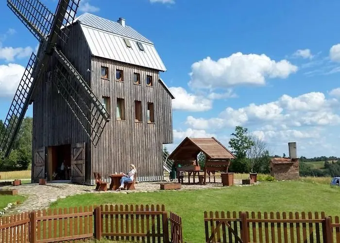 בית נופש By The Lake, Sauna, Boat, Bicycles Przewoz (Pomerania)